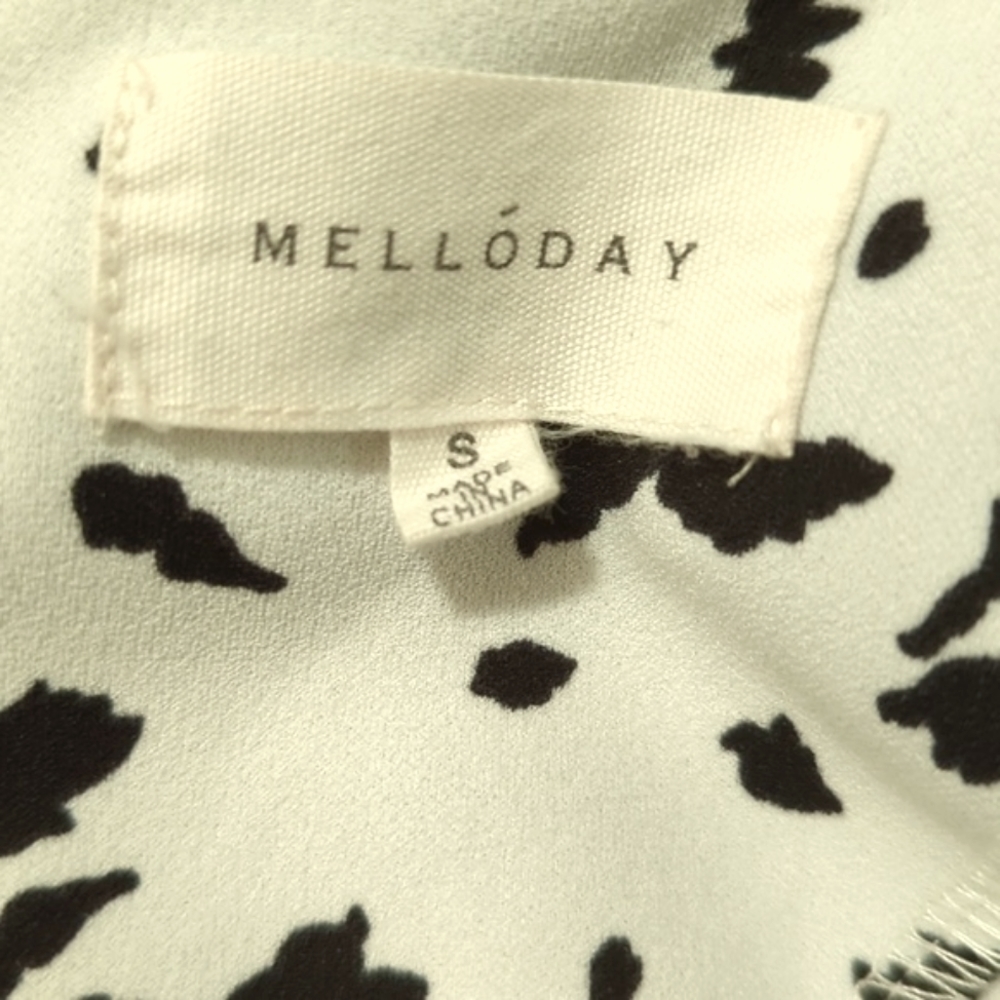 MELLODAY V-Neck Bubble Sleeves Animal Print Blouse Cream Black Size Small - Picture 6 of 7